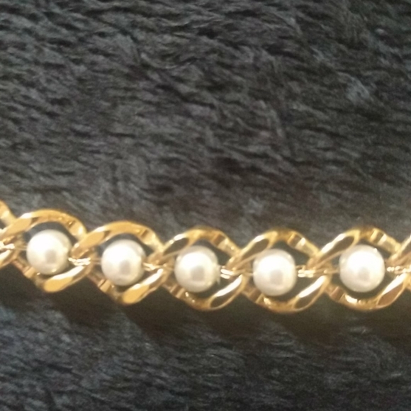 Napier faux pearl and gold necklace - Picture 3 of 4